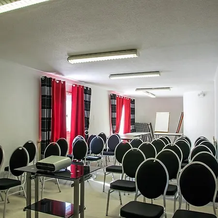 Hotel The Originals City, La Siesta, Annonay Est